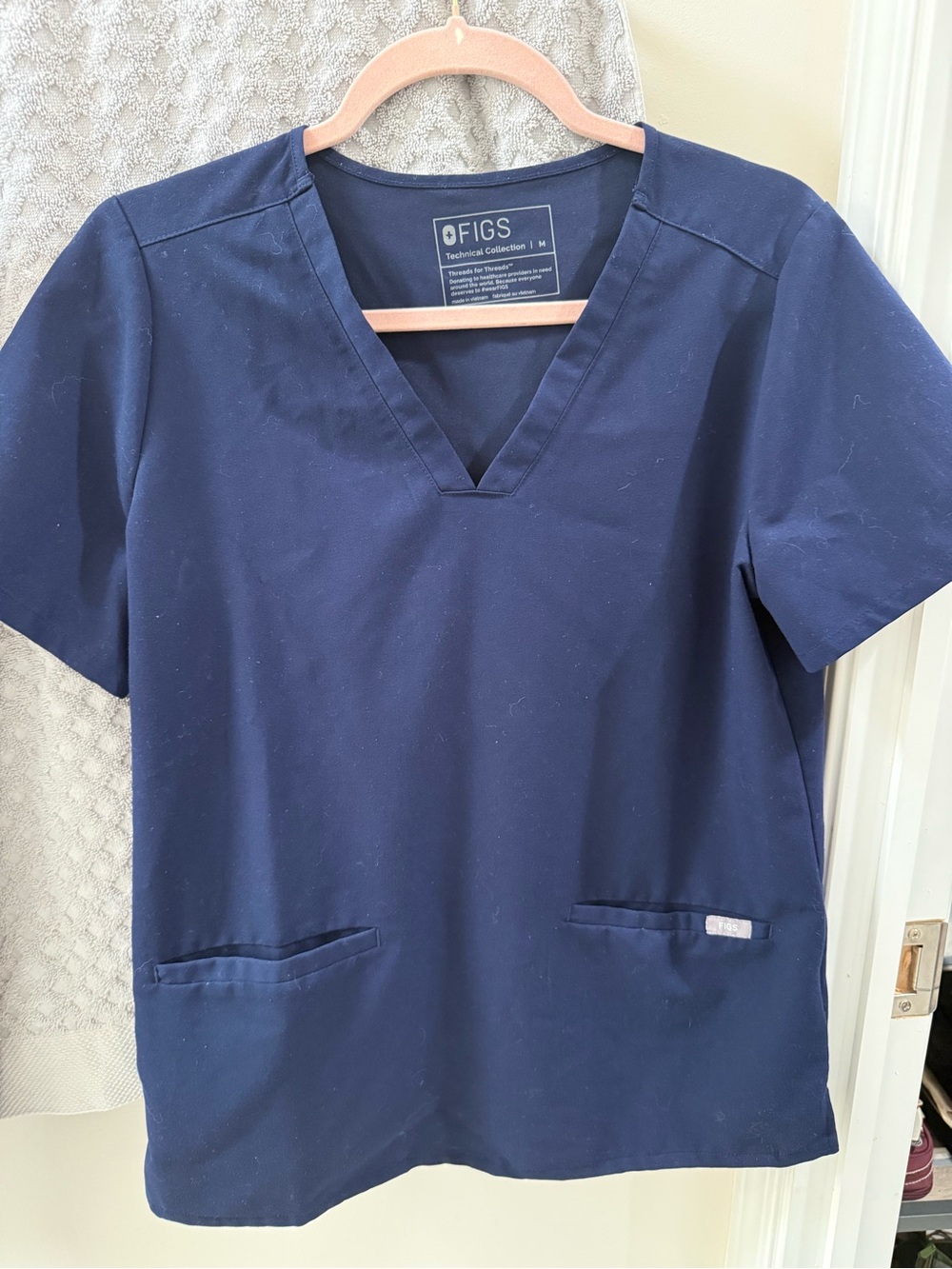 Figs Navy Technical V-Neck Scrub Top and Bottom